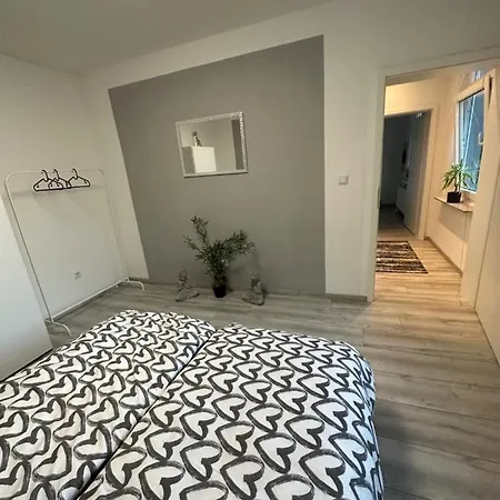 Апартаменты Ferienhaushaelfte Knobloch Оберхаузен