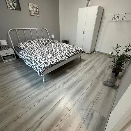 Apartment Ferienhaushaelfte Knobloch *