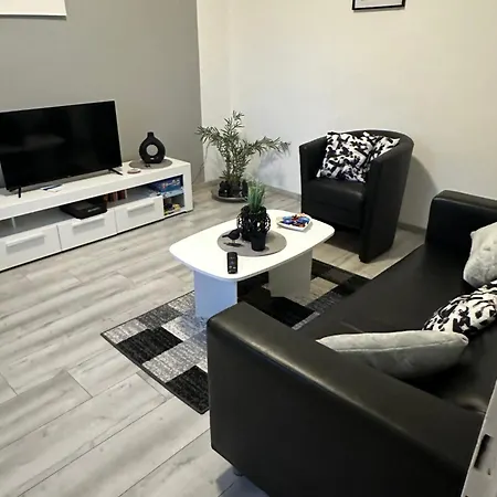 Апартаменты Ferienhaushaelfte Knobloch