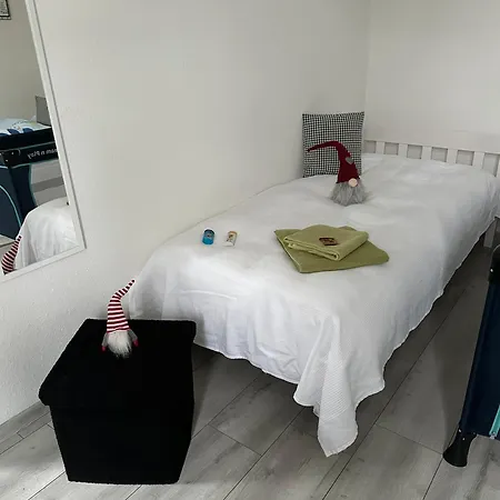 Апартаменты Ferienhaushaelfte Knobloch *