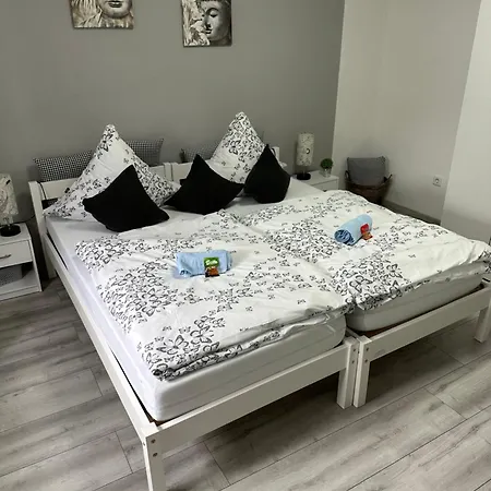 Апартаменты Ferienhaushaelfte Knobloch